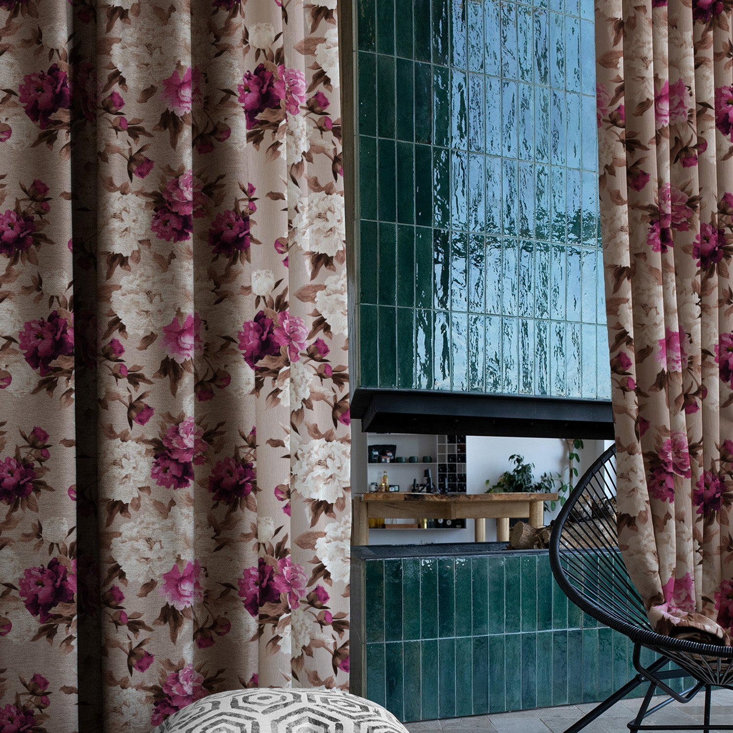 Blooms of Elegance: The Language of Floral Patterns in Home Decor